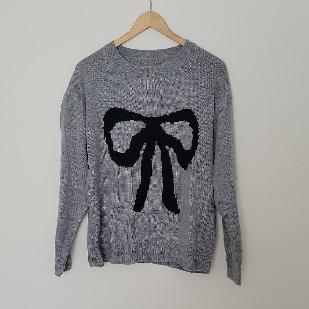 Gray Sweater w/ Black Bow Design Softgirl Girly Grunge Balletcore Size S